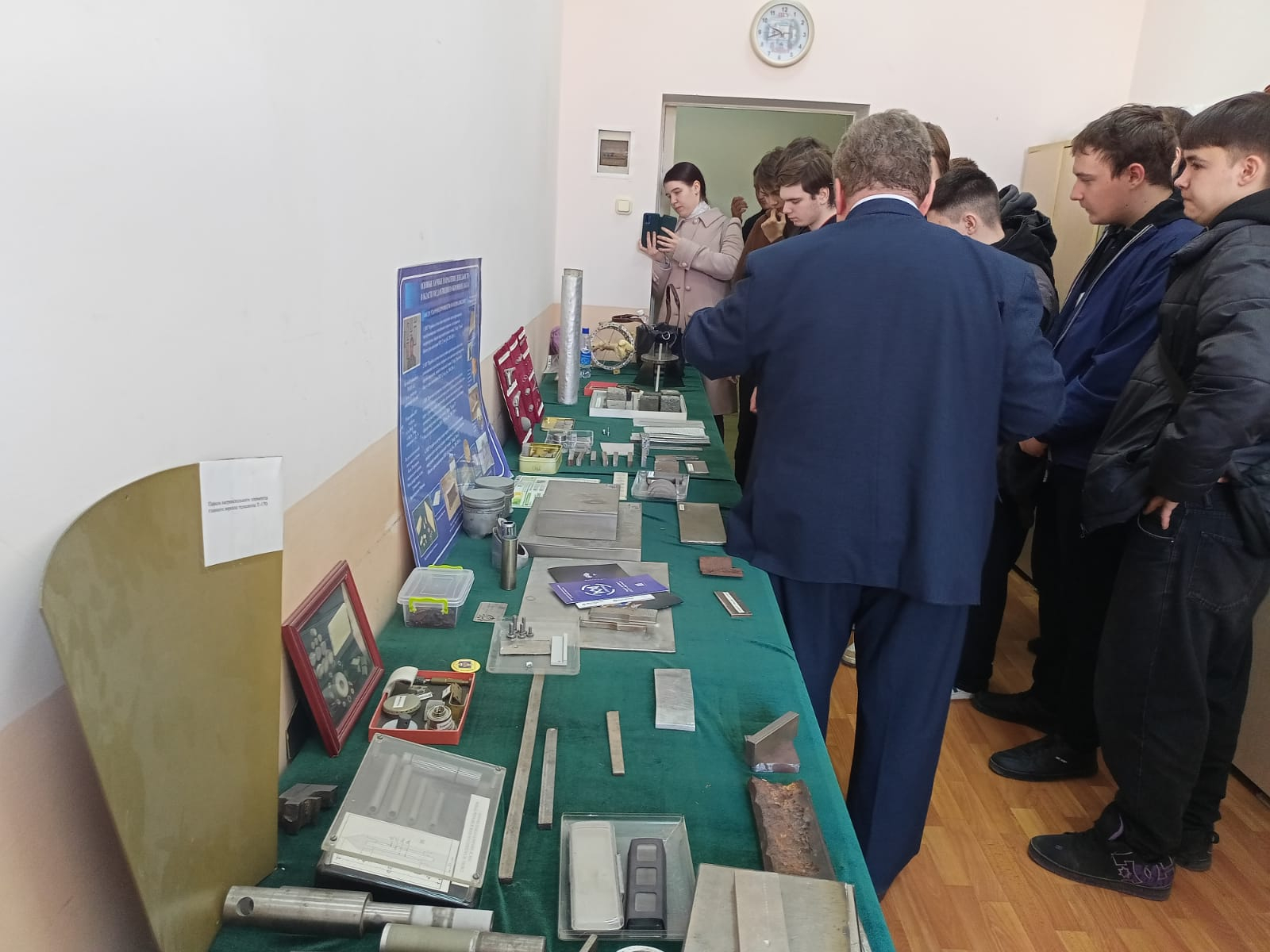 08.04.24 Студенты 2 курса Пензенского колледжа архитектуры и строительства, обучающиеся по специальности 22.02.06 Сварочное производство в рамках профориентационной работы посетили каф. «Сварочное, литейное производство и материаловедение»